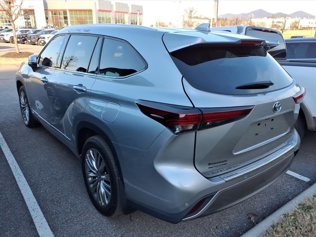 2024 Toyota Highlander Hybrid Platinum