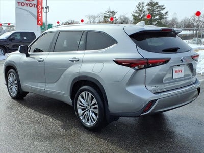 2024 Toyota Highlander Hybrid Platinum