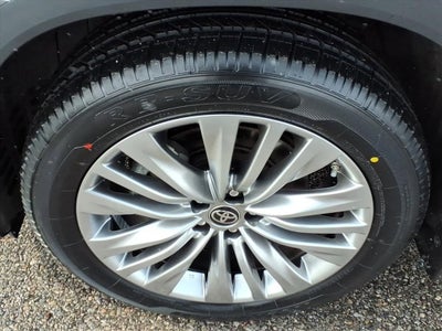 2024 Toyota Highlander Hybrid Platinum