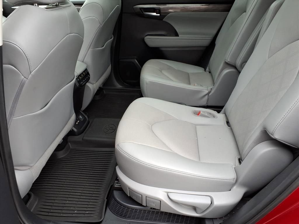 2021 Toyota Highlander Hybrid Platinum