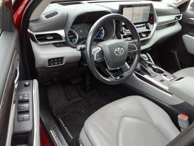 2021 Toyota Highlander Hybrid Platinum