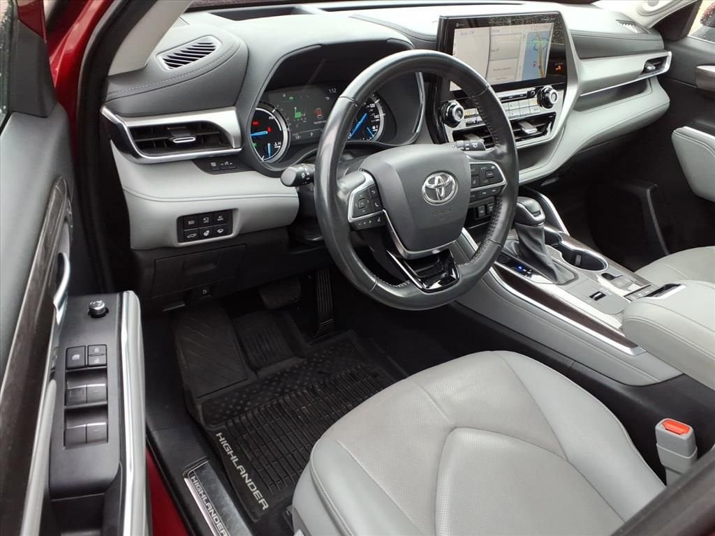 2021 Toyota Highlander Hybrid Platinum