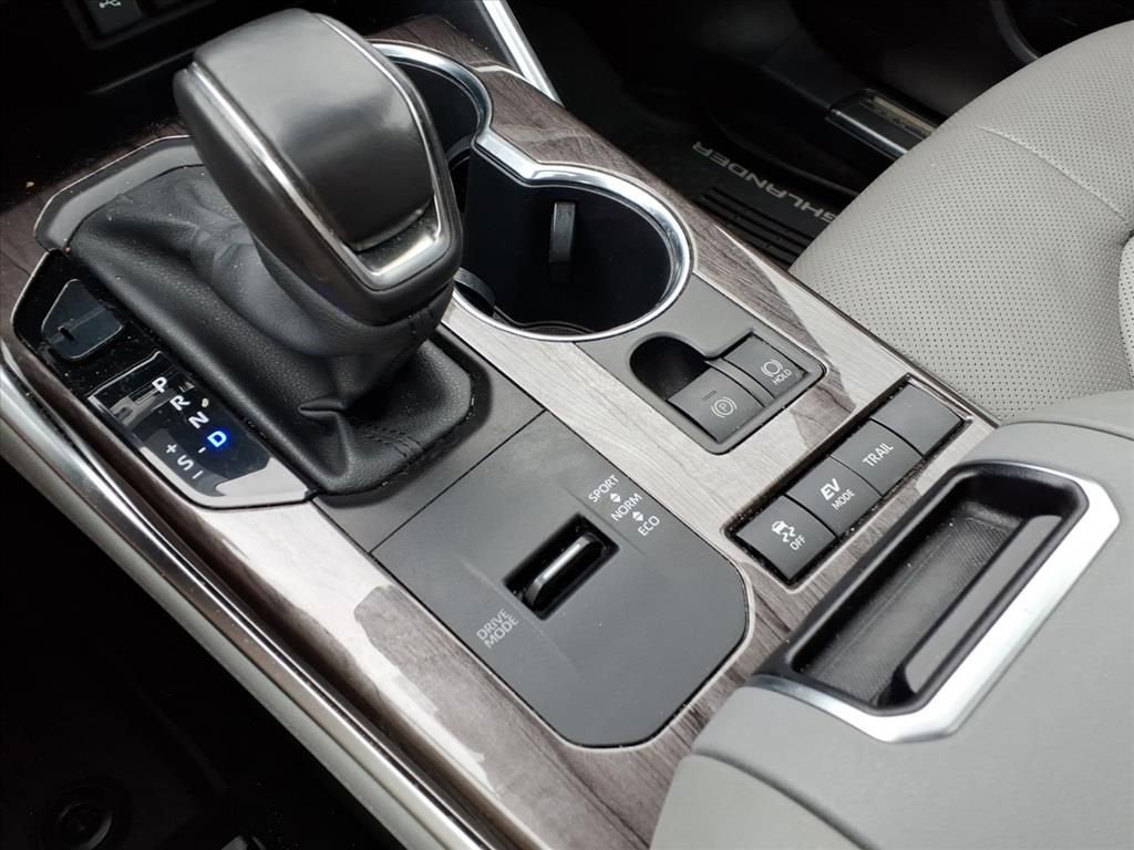 2021 Toyota Highlander Hybrid Platinum