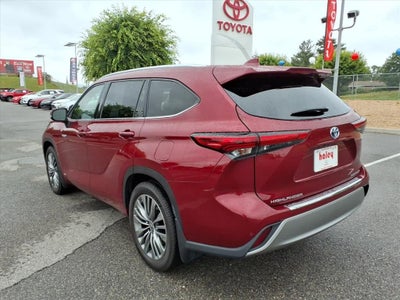 2021 Toyota Highlander Hybrid Platinum
