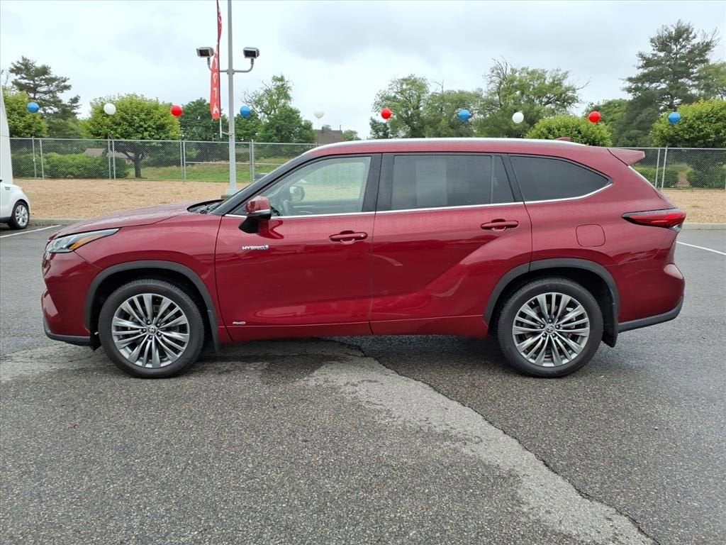 2021 Toyota Highlander Hybrid Platinum