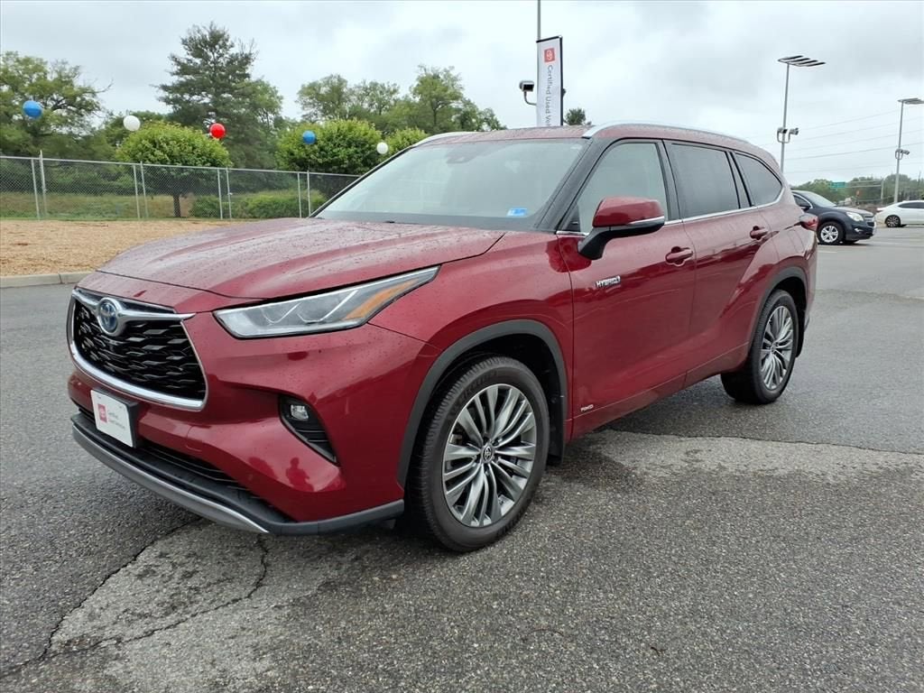 2021 Toyota Highlander Hybrid Platinum