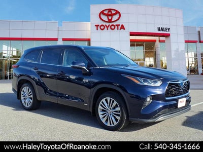 2023 Toyota Highlander Hybrid Platinum