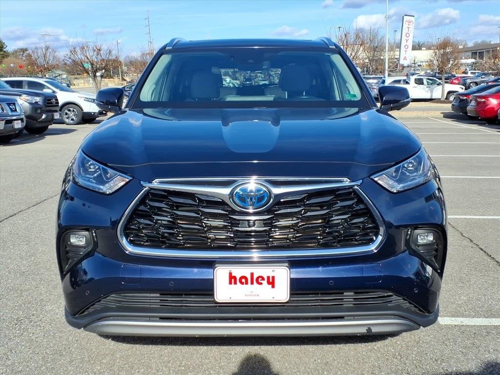 2023 Toyota Highlander Hybrid Platinum