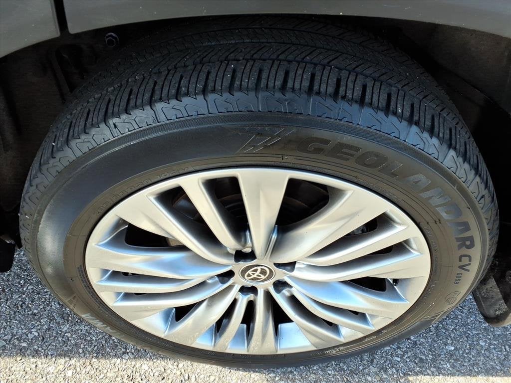 2023 Toyota Highlander Hybrid Platinum