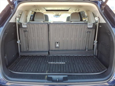 2023 Toyota Highlander Hybrid Platinum