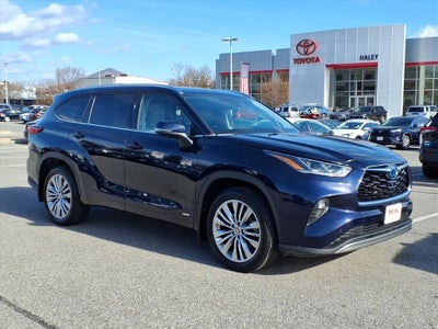2023 Toyota Highlander Hybrid Platinum