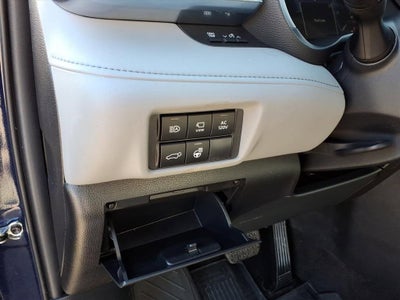 2023 Toyota Highlander Hybrid Platinum