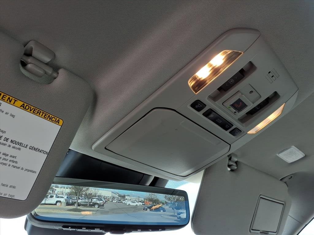 2023 Toyota Highlander Hybrid Platinum