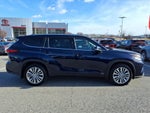 2023 Toyota Highlander Hybrid Platinum