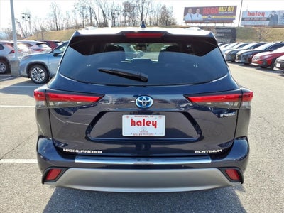 2023 Toyota Highlander Hybrid Platinum