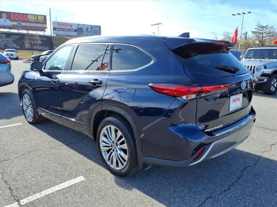 2023 Toyota Highlander Hybrid Platinum