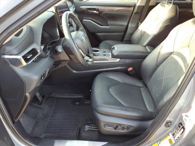 2024 Toyota Highlander Hybrid Platinum