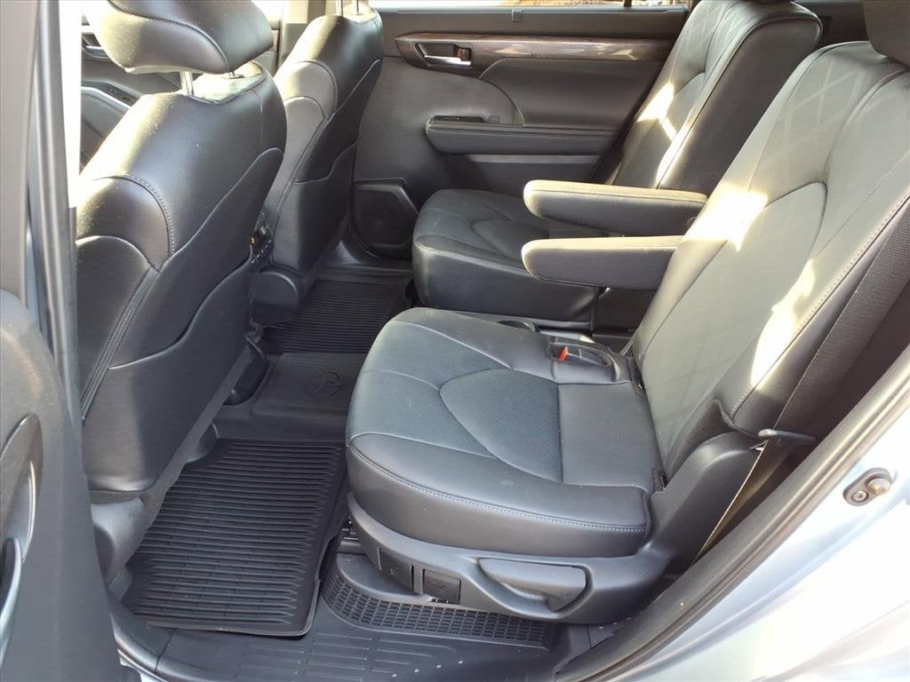 2024 Toyota Highlander Hybrid Platinum