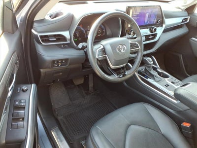 2024 Toyota Highlander Hybrid Platinum