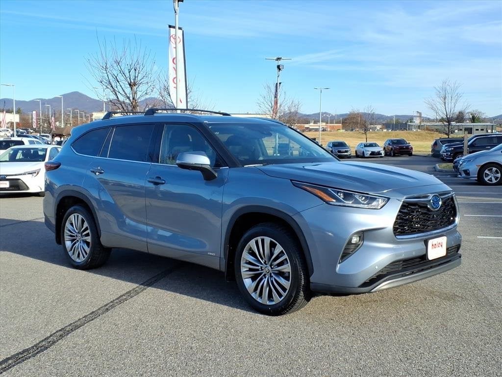 2024 Toyota Highlander Hybrid Platinum