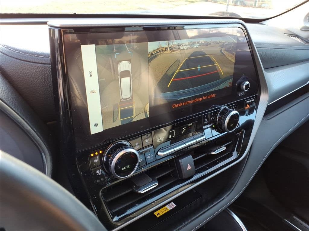 2024 Toyota Highlander Hybrid Platinum