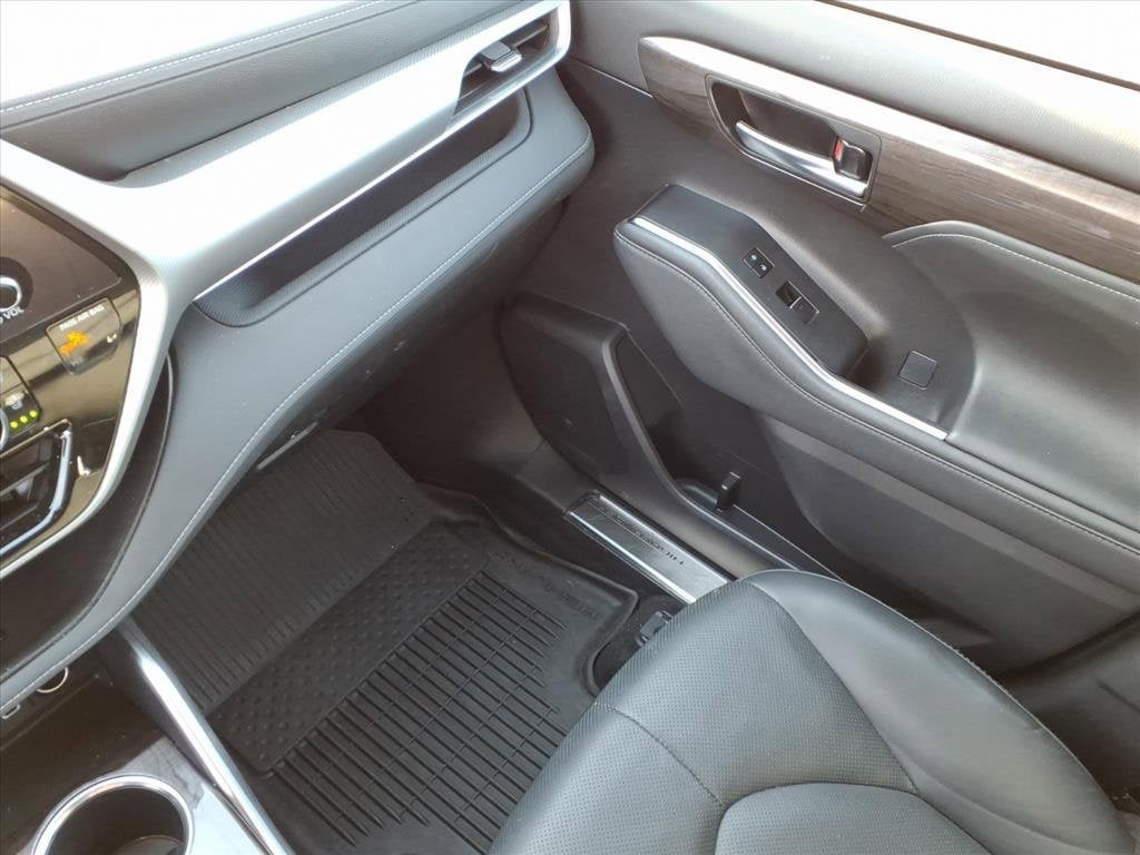 2024 Toyota Highlander Hybrid Platinum