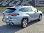 2024 Toyota Highlander Hybrid Platinum