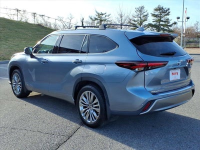 2024 Toyota Highlander Hybrid Platinum