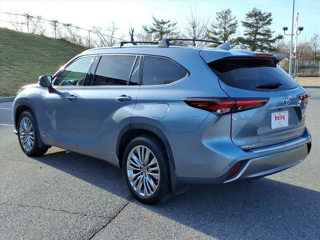2024 Toyota Highlander Hybrid Platinum