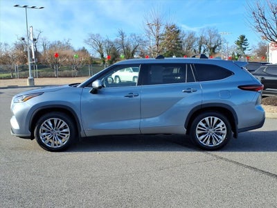 2024 Toyota Highlander Hybrid Platinum