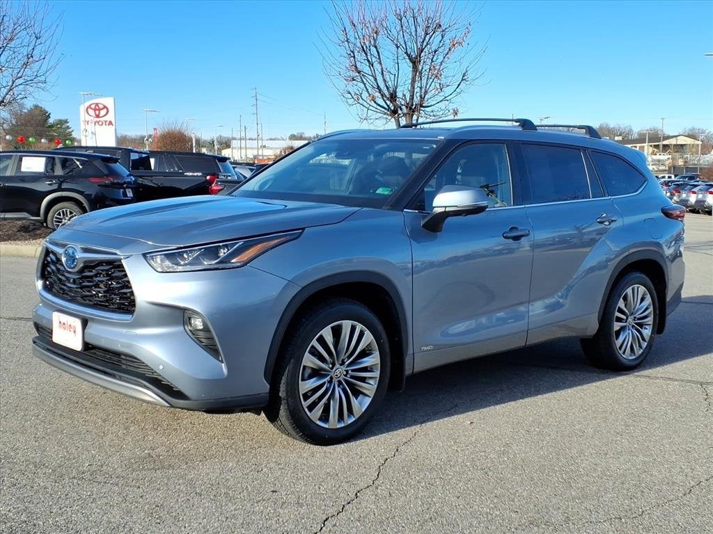 2024 Toyota Highlander Hybrid Platinum