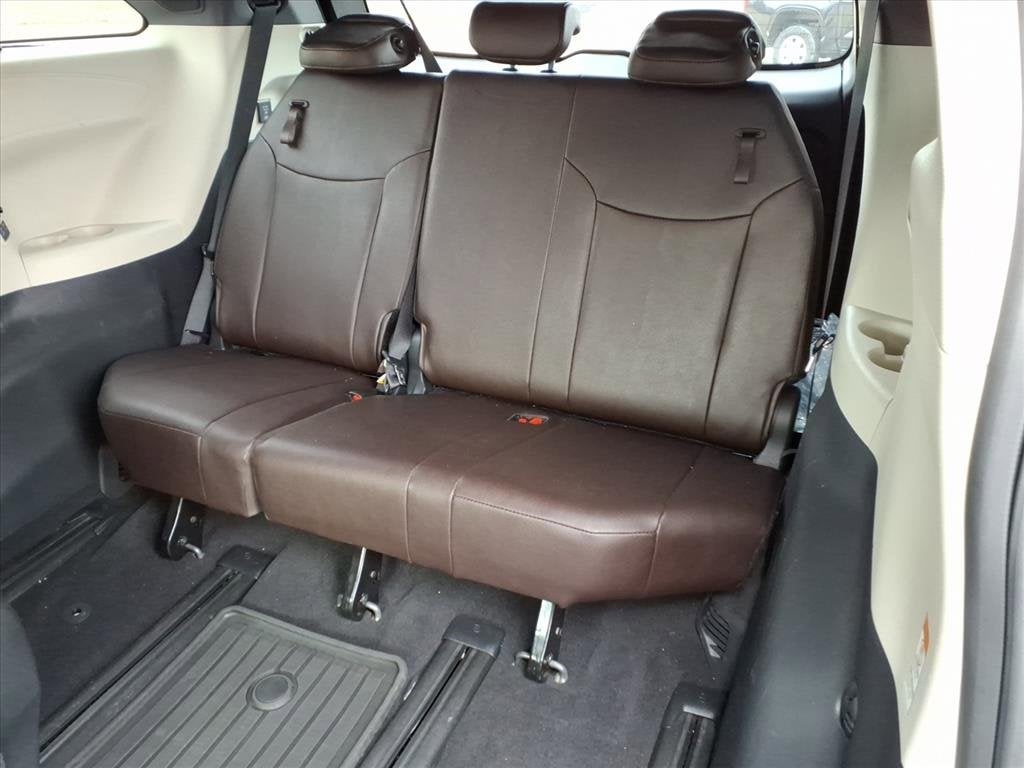 2023 Toyota Sienna Platinum