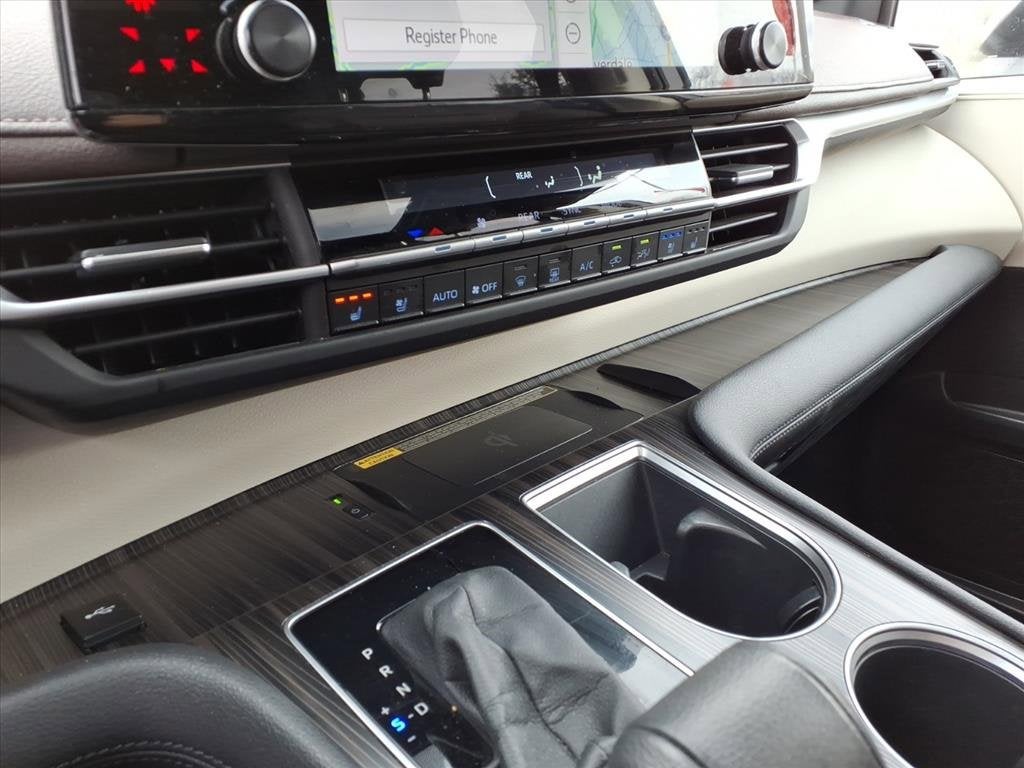 2023 Toyota Sienna Platinum