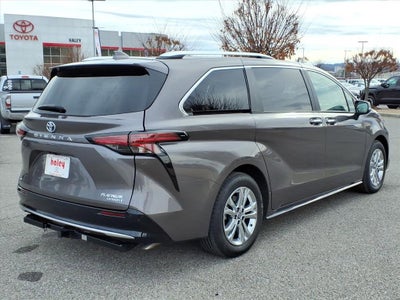 2023 Toyota Sienna Platinum