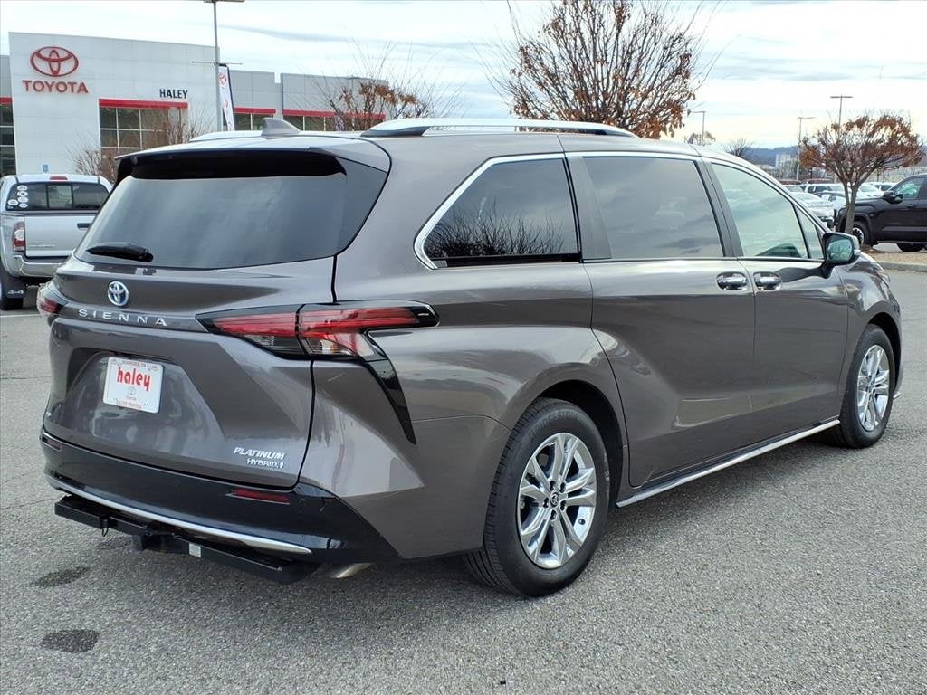 2023 Toyota Sienna Platinum