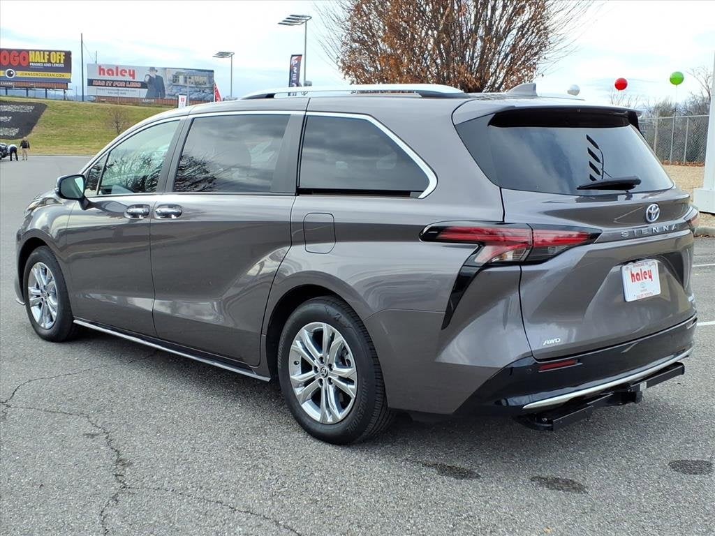 2023 Toyota Sienna Platinum