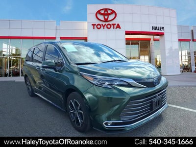 2025 Toyota Sienna Platinum