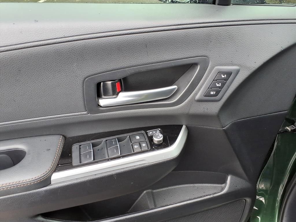 2025 Toyota Sienna Platinum