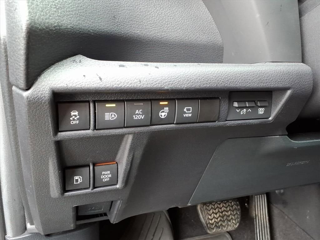 2025 Toyota Sienna Platinum