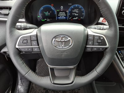 2025 Toyota Sienna Platinum