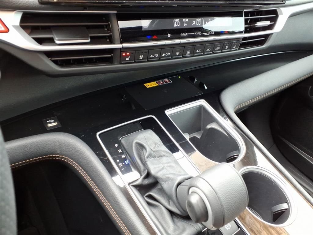 2025 Toyota Sienna Platinum