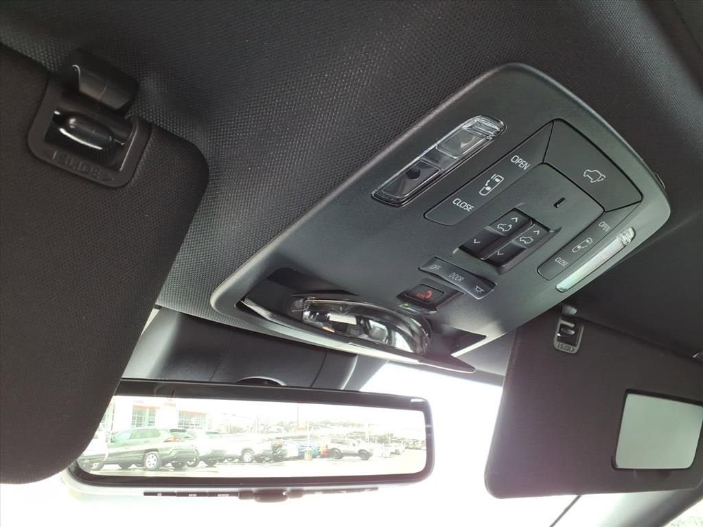 2025 Toyota Sienna Platinum