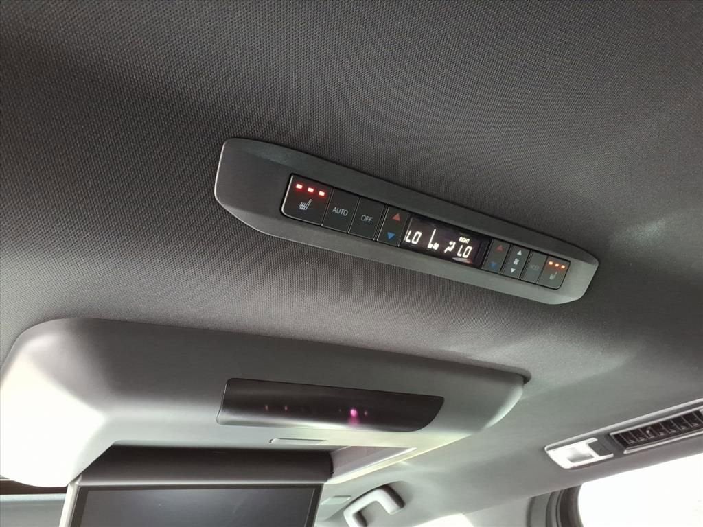 2025 Toyota Sienna Platinum