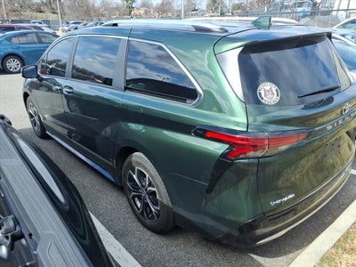 2025 Toyota Sienna Platinum