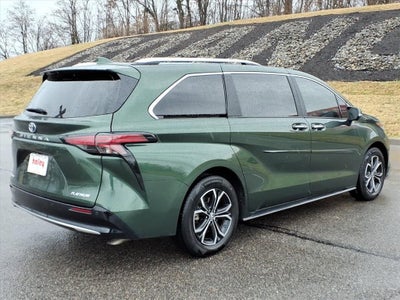 2025 Toyota Sienna Platinum