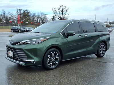 2025 Toyota Sienna Platinum
