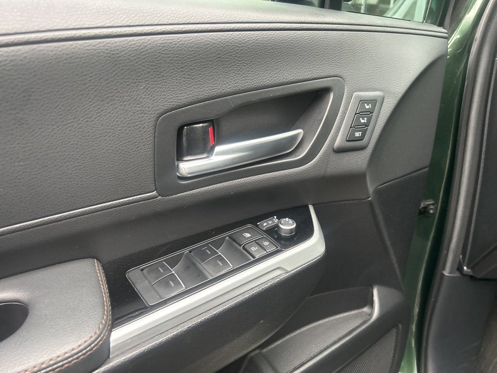 2025 Toyota Sienna Platinum