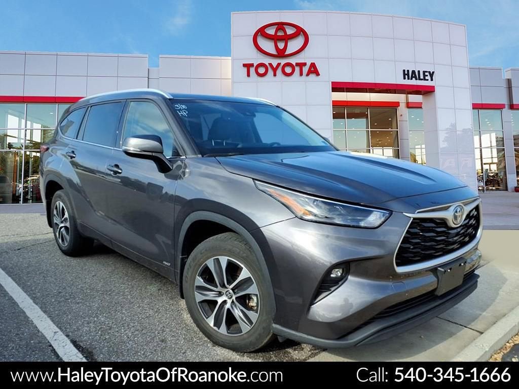 2022 Toyota Highlander Hybrid XLE