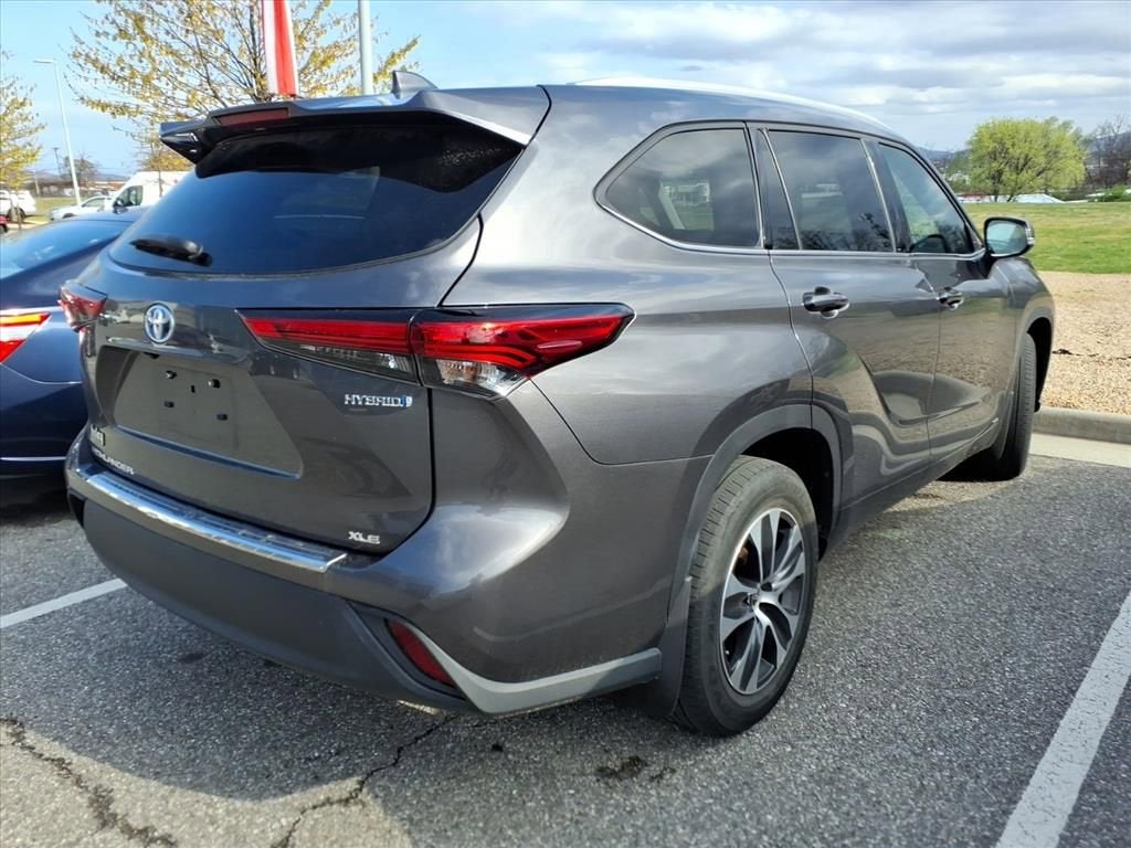 2022 Toyota Highlander Hybrid XLE