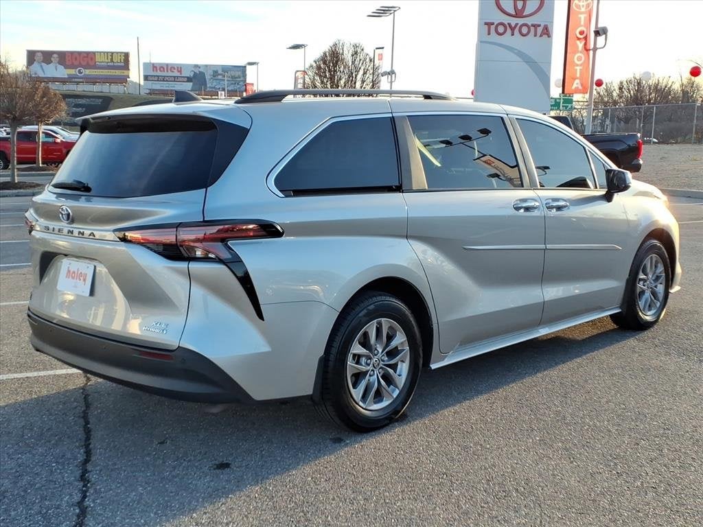 2022 Toyota Sienna XLE